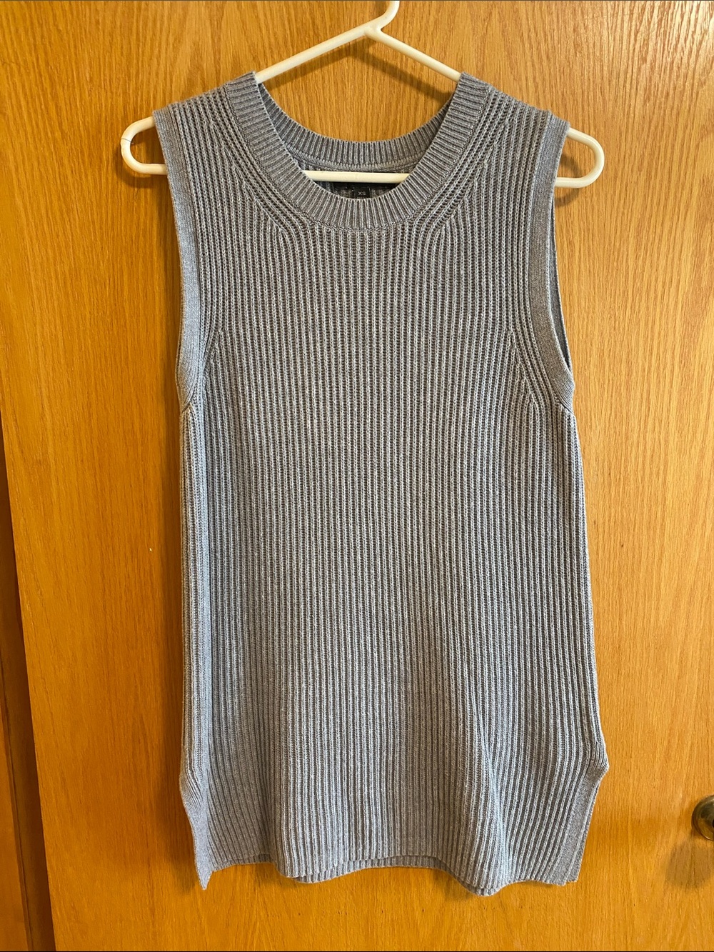 Banana Republic Ribbed Sleeveless Tank - Light Gray
